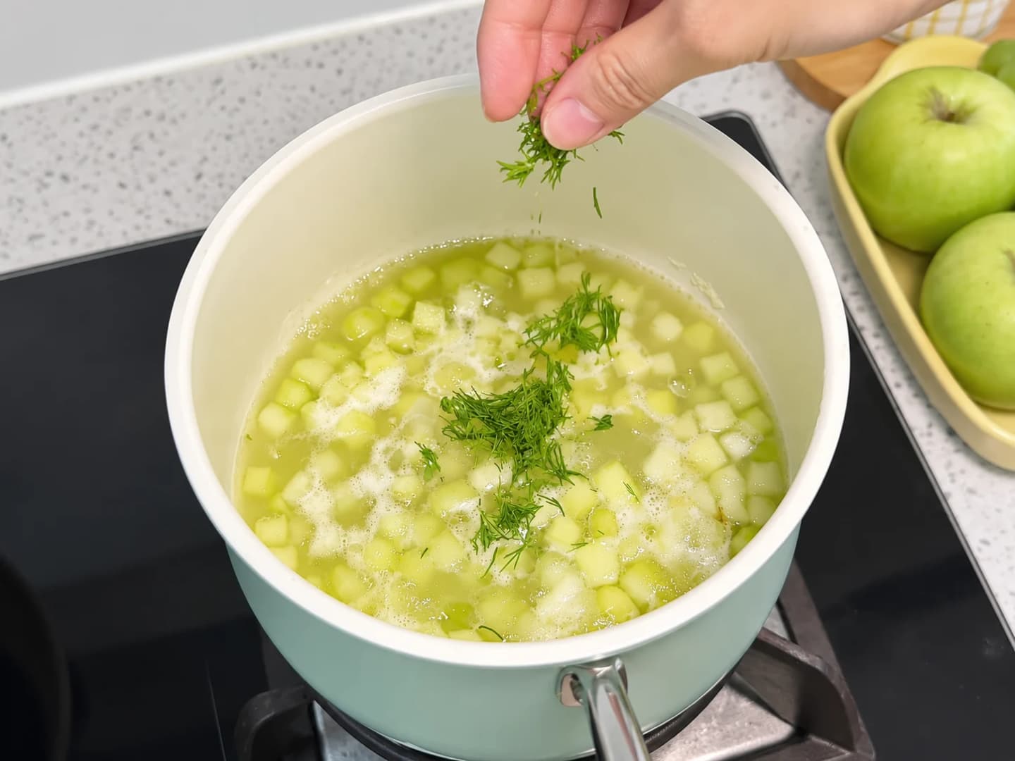 Thêm gelatin và thì là