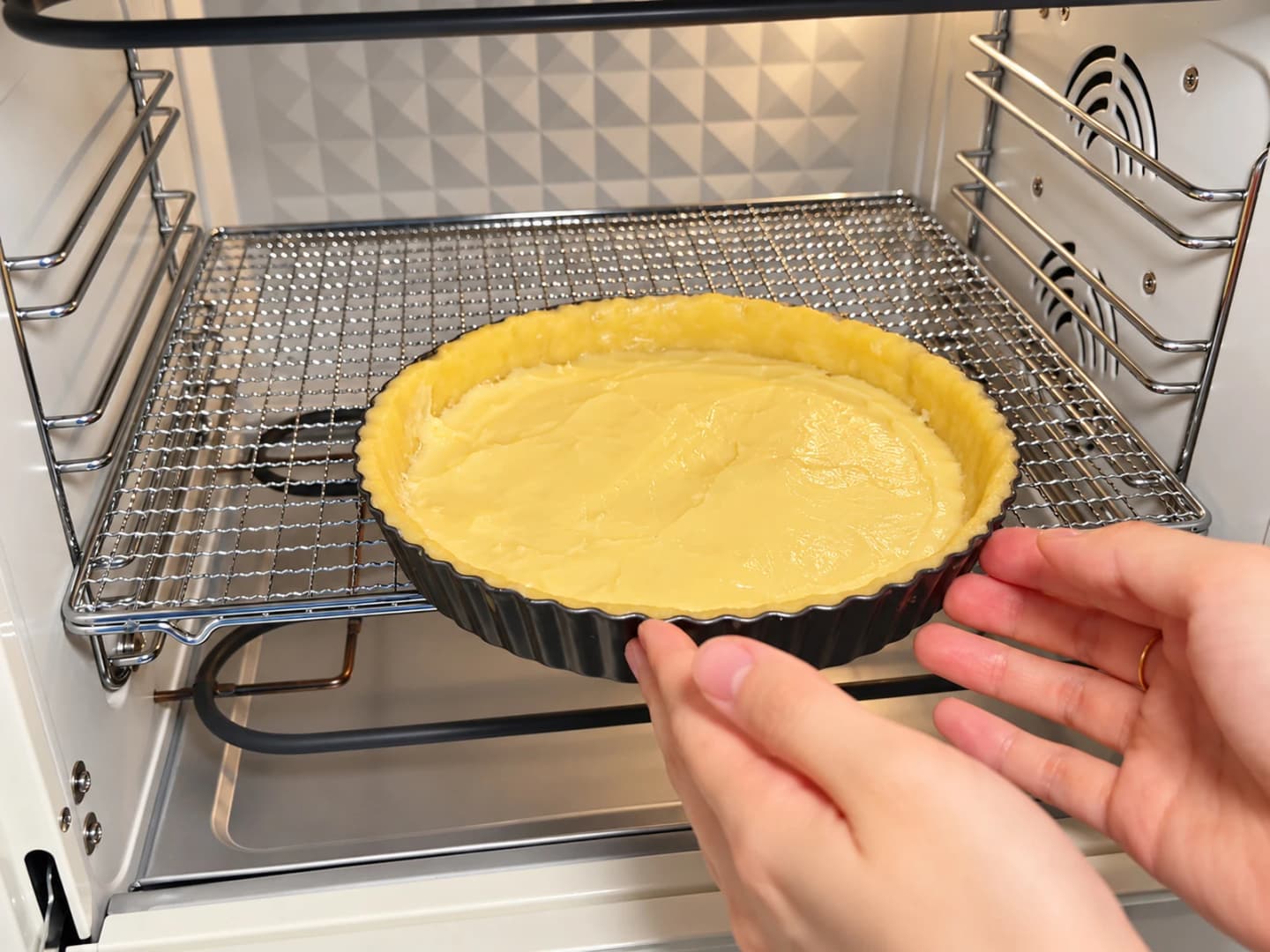 Nướng đế tart hạnh nhân