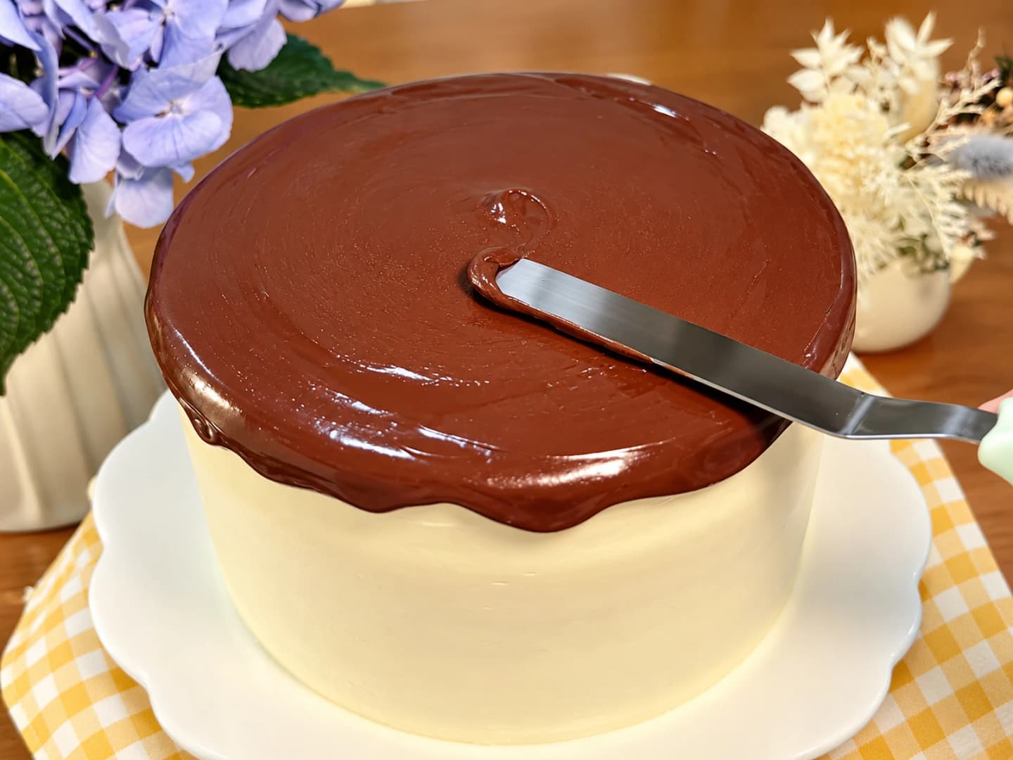 Làm và phủ ganache chocolate