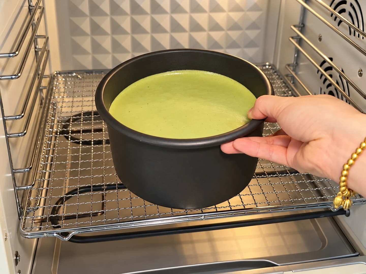 Nướng, làm nguội và chia cốt matcha
