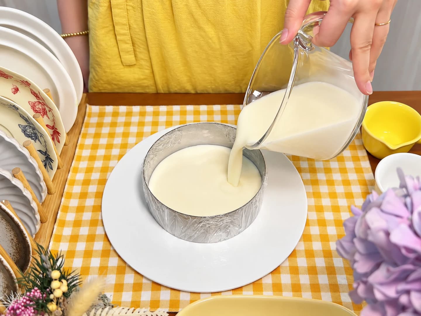 Làm đĩa thạch sữa dừa