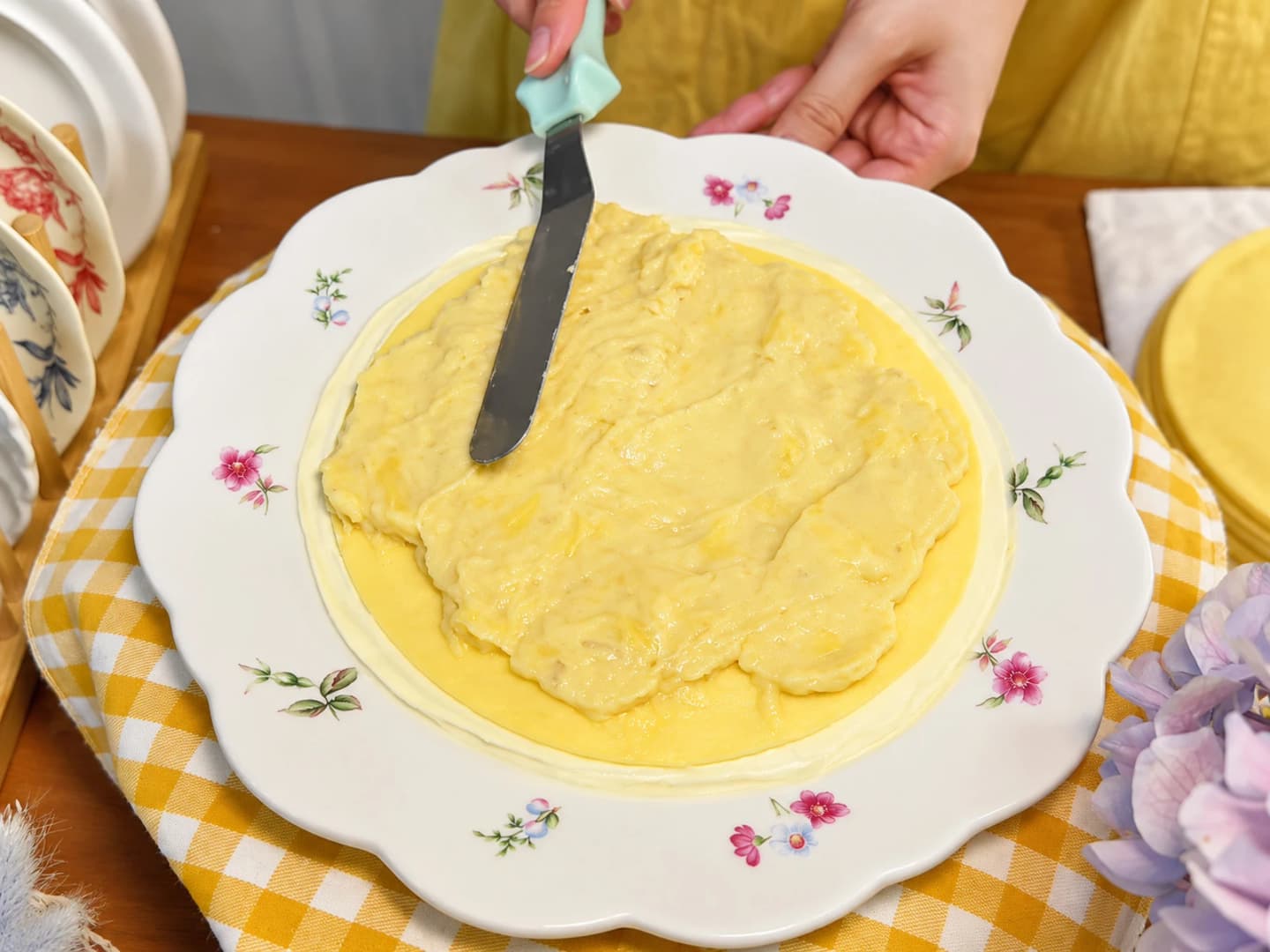 Đánh kem và ráp cụm lớp dưới