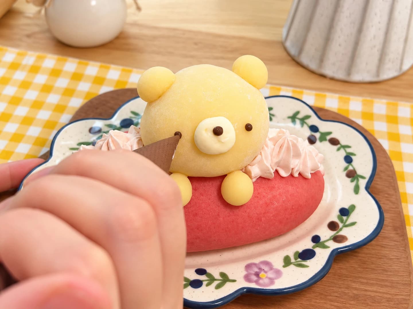 Finish the bear decorations